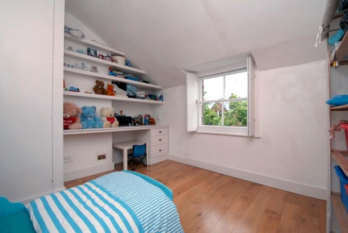 			2 Bedroom, 1 bath, 1 reception Flat			 Brondesbury Villas, QUEENS PARK